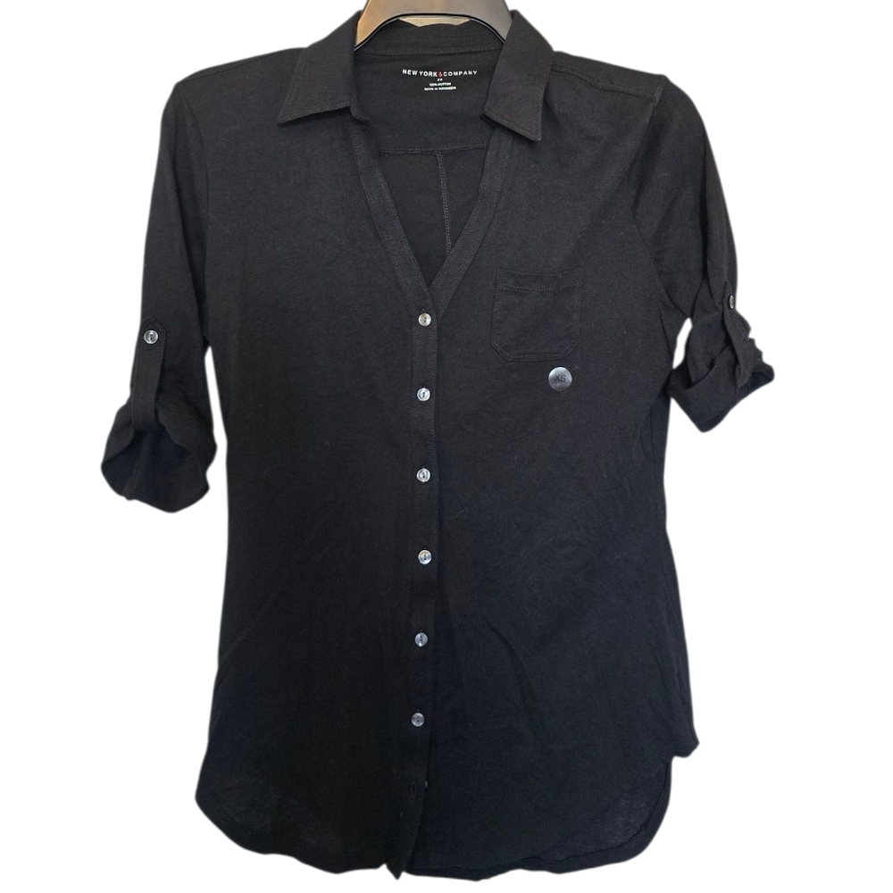 3/$15vNew York & Company Black Roll Tab Sleeve Button Down Shirt Size Xs